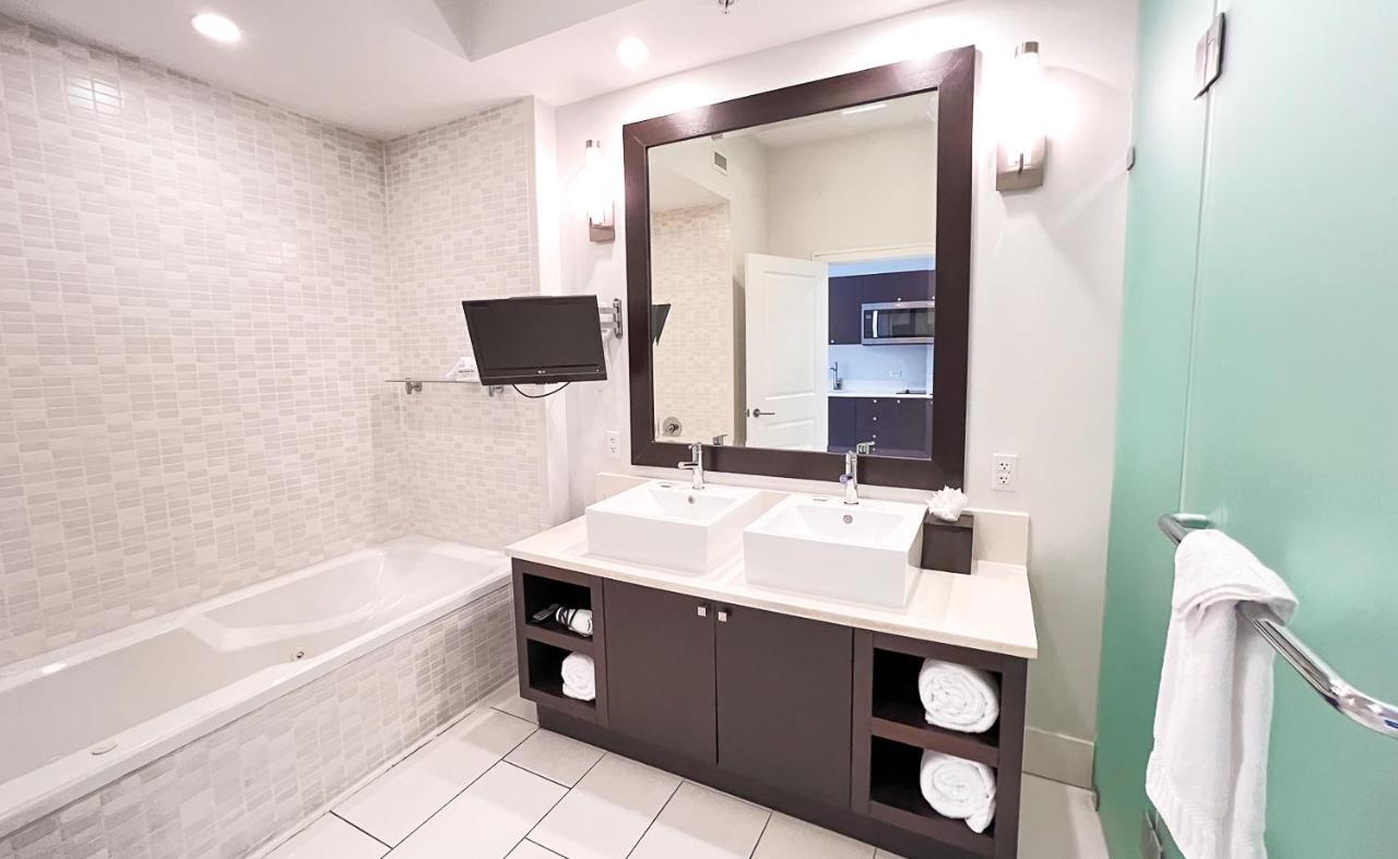 Modern Private Studio - King Bed, Jacuzzi, Balcony And Pool Aparthotel Miami Exterior photo